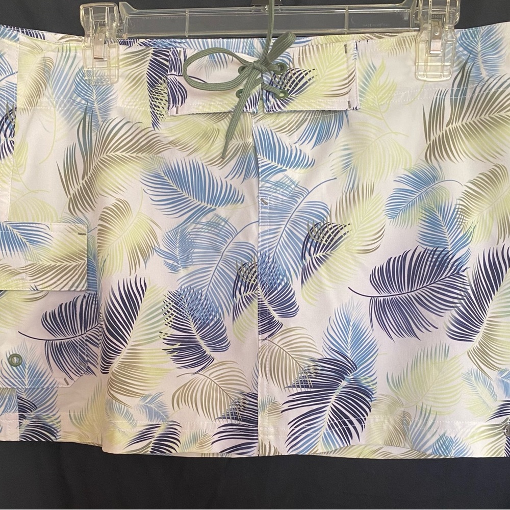 Carve Designs Tropical print cargo style skirt, Sz 8, NWOT
